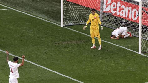 バック gif|UEFA Euros 2024: Turkey own goal Portugal video, .